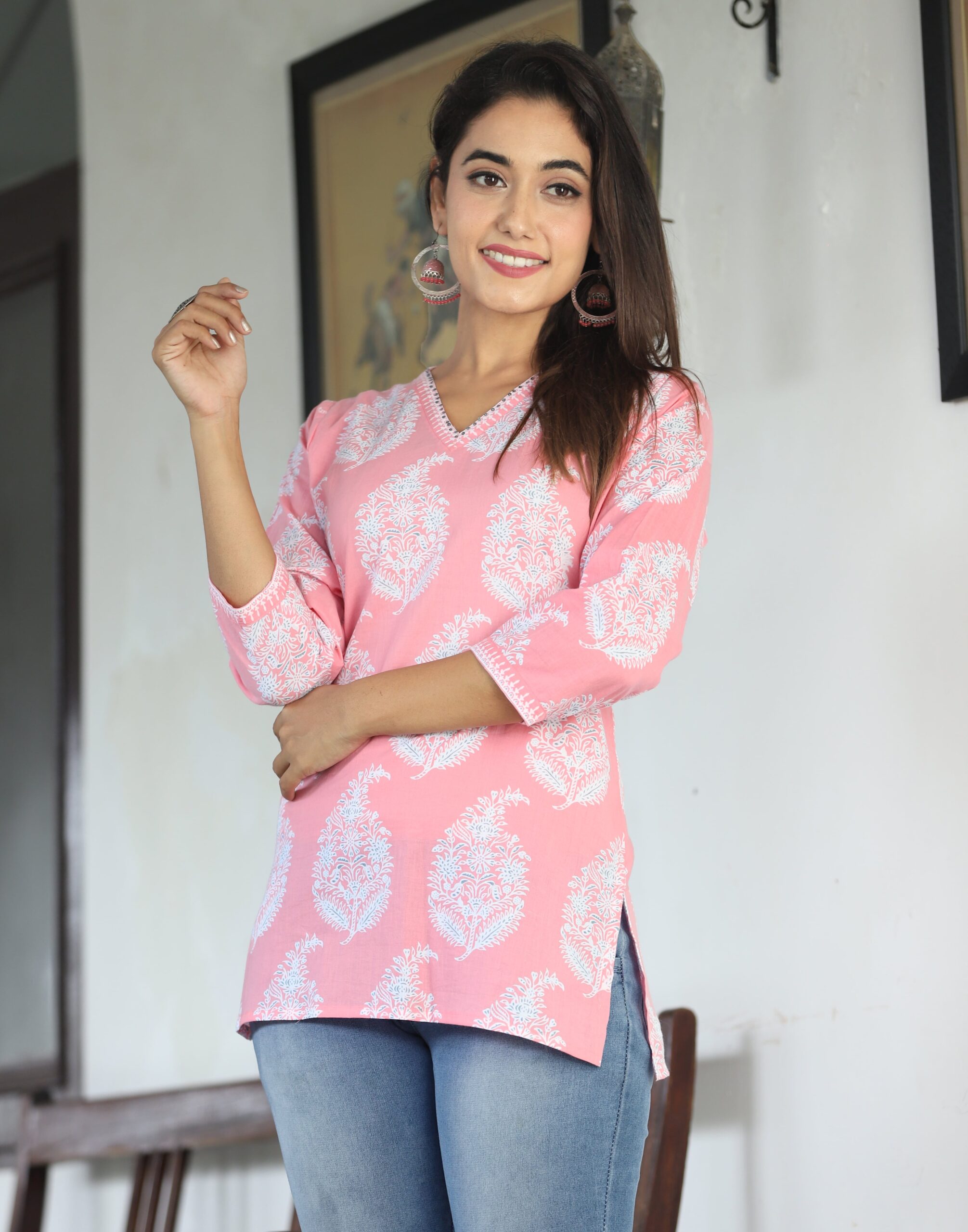 Ekchhavi Short kurtis pink printed v-neck