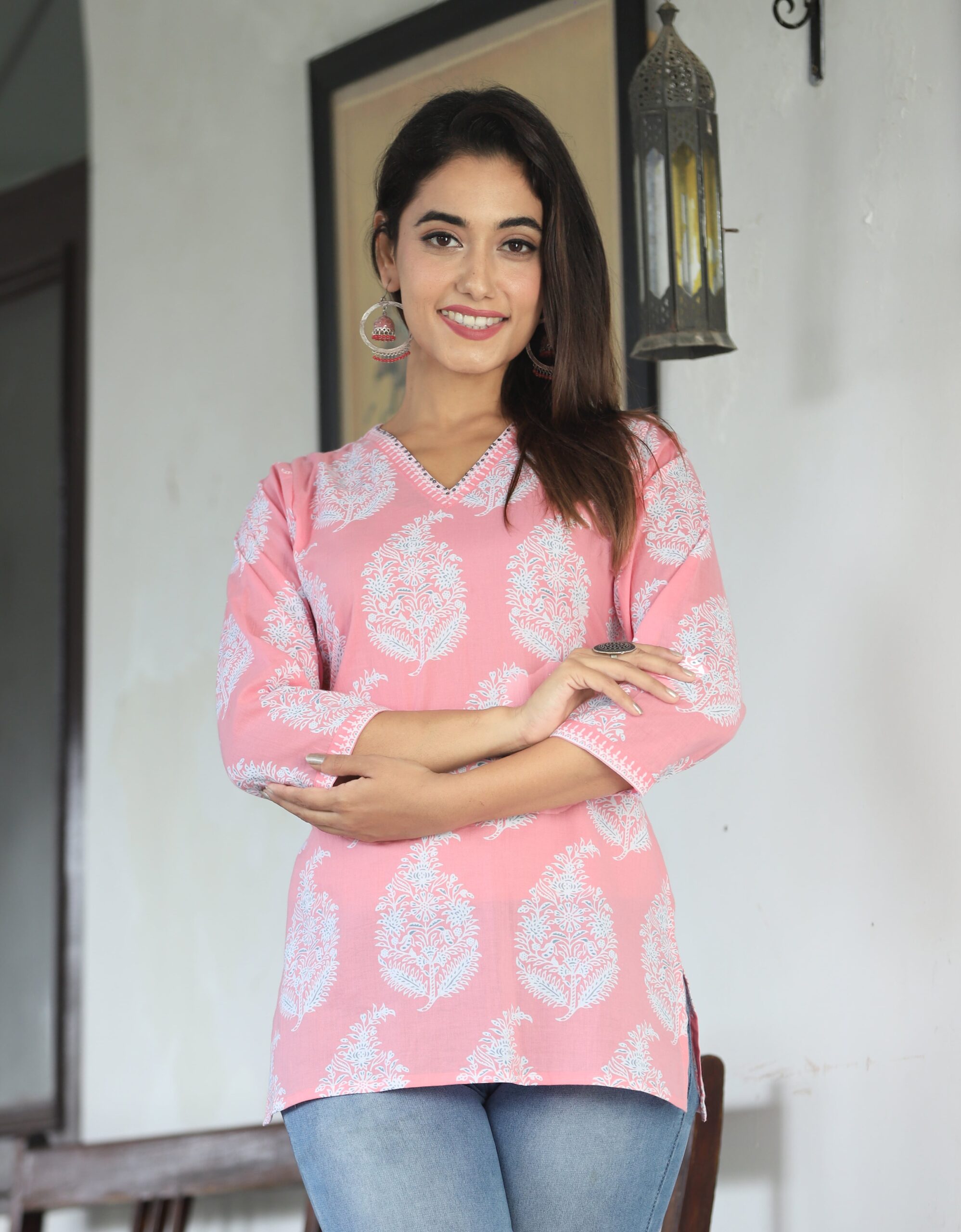 Ekchhavi Short kurtis pink printed v-neck