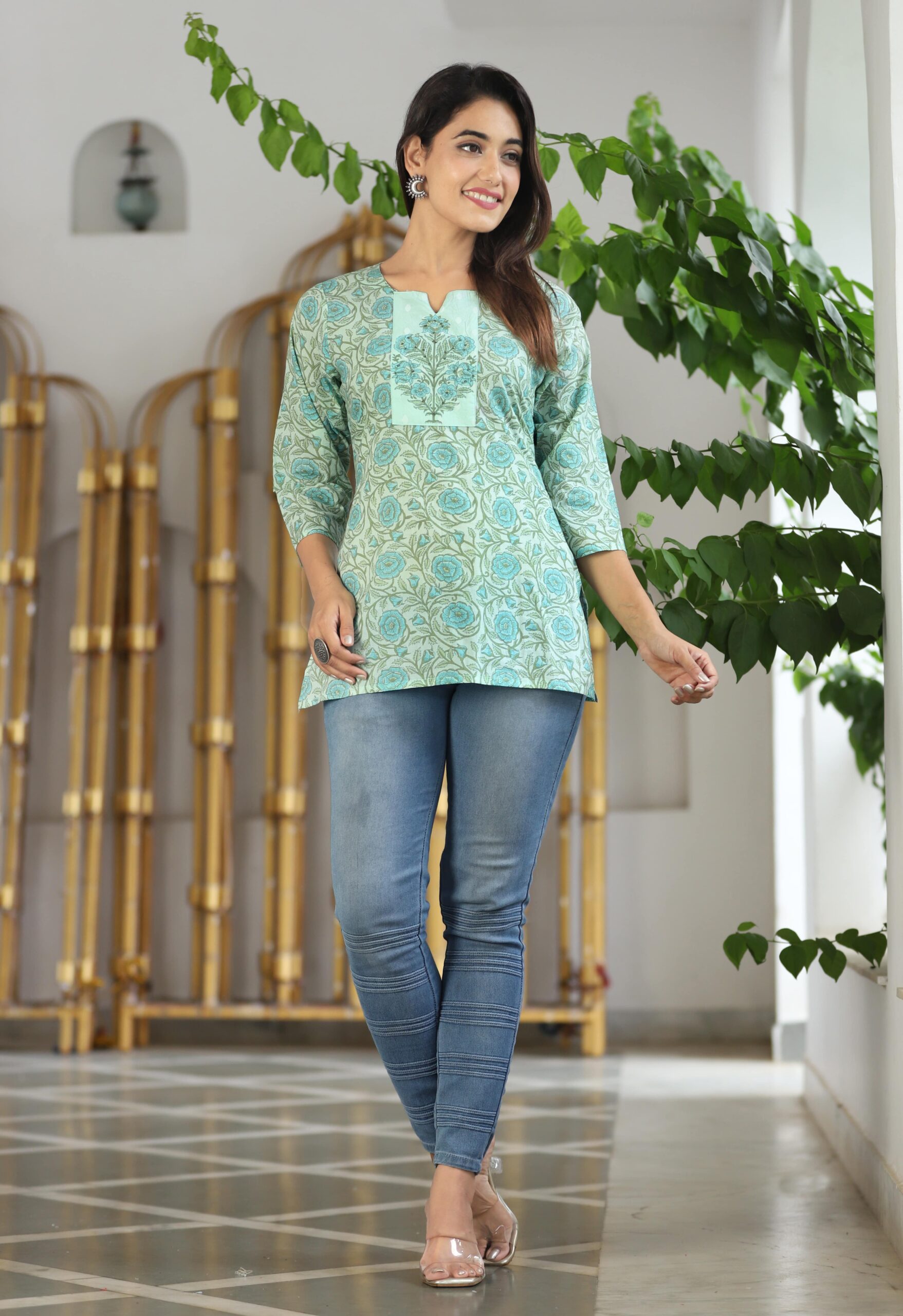 cotton green short kurti rounded-neck teardrop ekchhavi