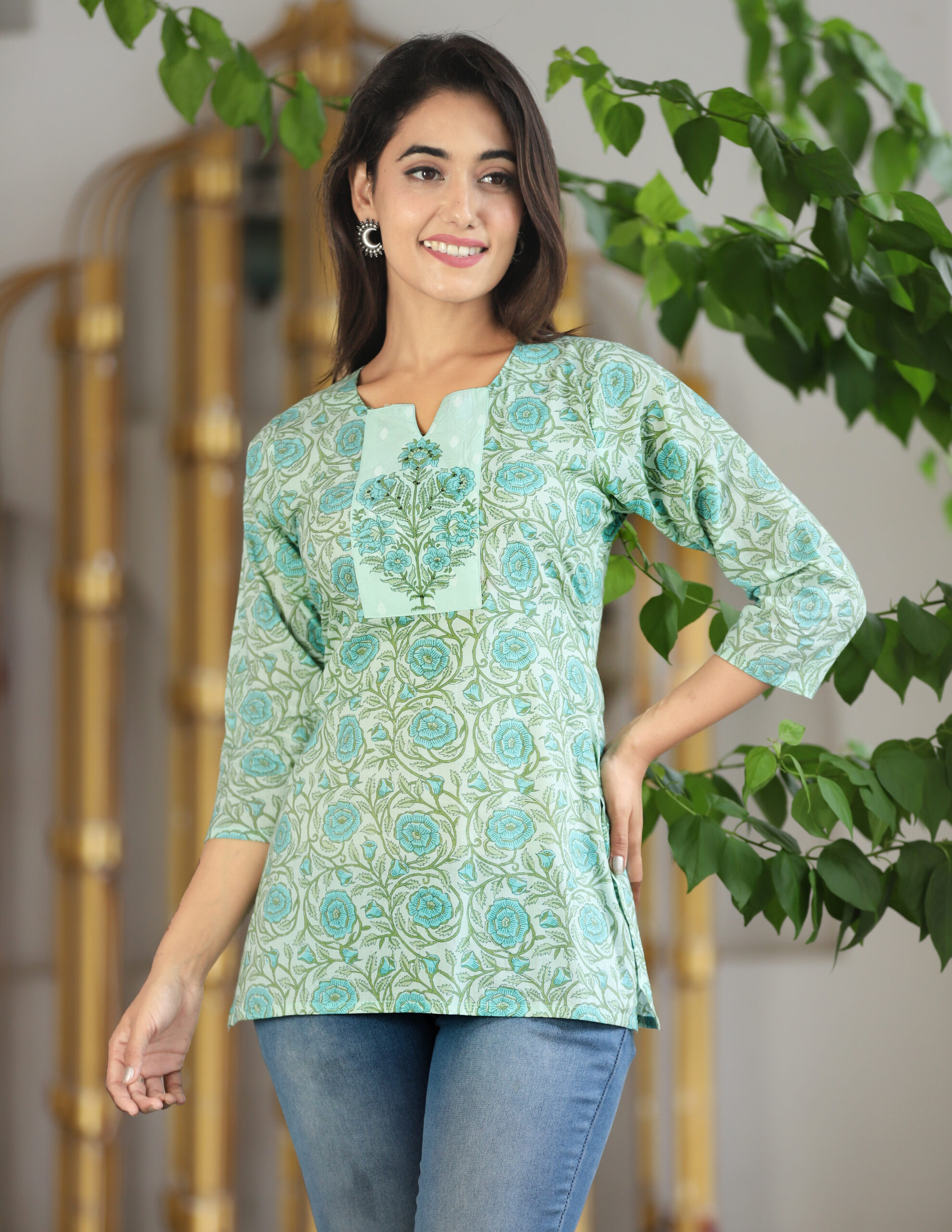 cotton green short kurti rounded-neck teardrop ekchhavi